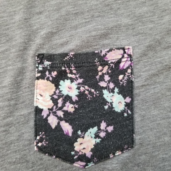 PINK Victoria's Secret Floral Pocket Tee Xs - Picture 4 of 4